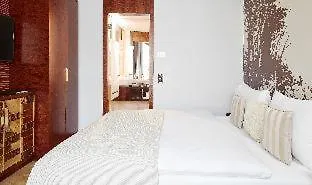 Otel Living De Medici Düsseldorf