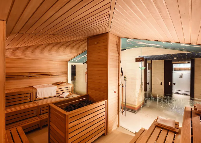 Living De Medici Otel 4*