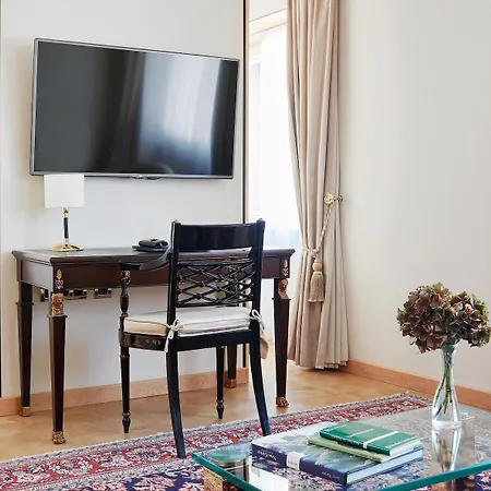 Living De Medici Hotel 4*